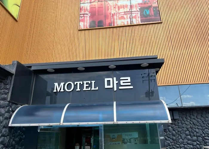 Motel Marr *